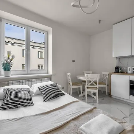 Ochota Rokosowska Deluxe By Bookinghost 华沙